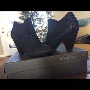 Vince Camuto Black Shooties, size 8.5 NEW!